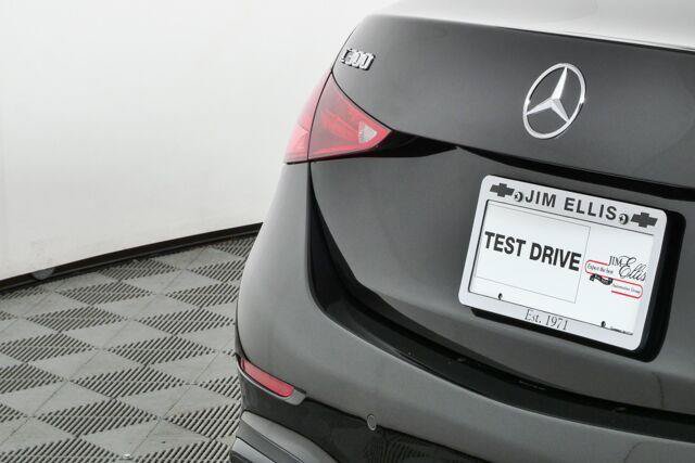 Used 2023 Mercedes-Benz C 300 Sedan image 35