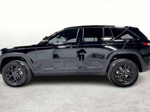 New 2025 Jeep Grand Cherokee Laredo image 15