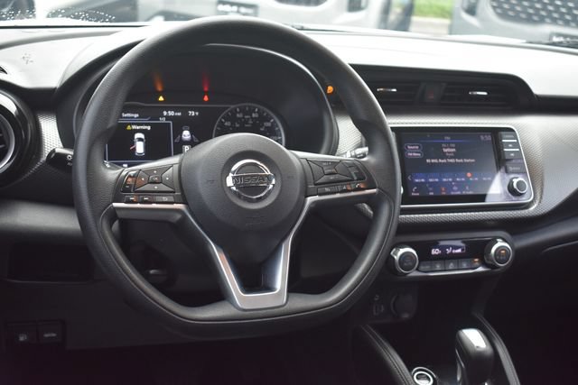 Used 2018 Nissan Kicks SV FWD image 18