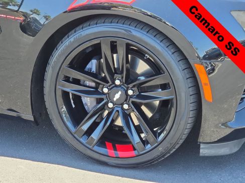 Used 2018 Chevrolet Camaro SS w/ Redline Edition RWD image 12