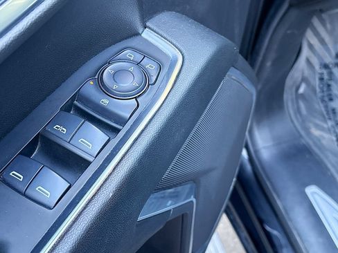Used 2025 Chevrolet Silverado 1500 LT AWD/4WD image 18