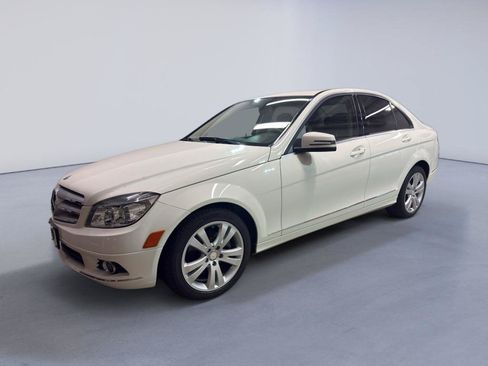 Used 2011 Mercedes-Benz C 300 4MATIC Sedan image 3