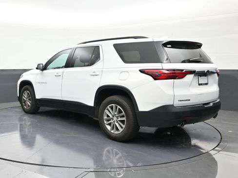 Used 2022 Chevrolet Traverse LT FWD image 3