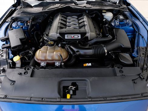 Used 2017 Ford Mustang GT RWD image 32