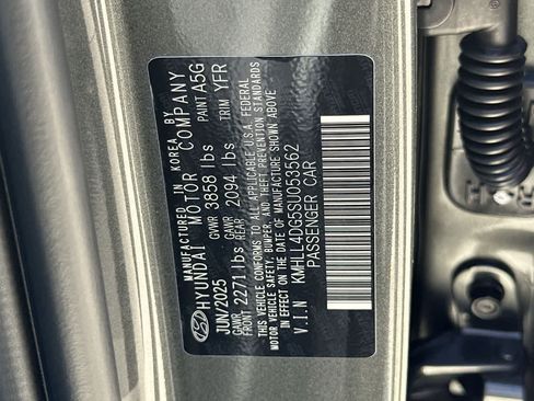 New 2025 Hyundai Elantra SE FWD image 29