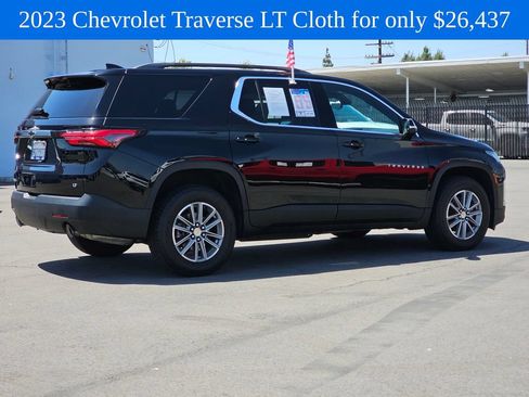 Used 2023 Chevrolet Traverse LT FWD image 7