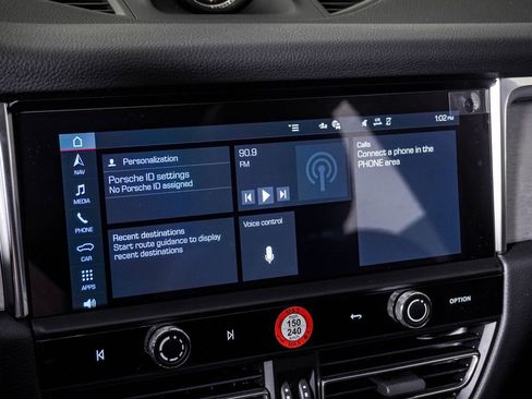 New 2026 Porsche Macan image 22