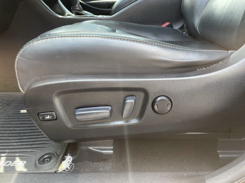 Used 2016 Toyota Highlander XLE FWD image 23