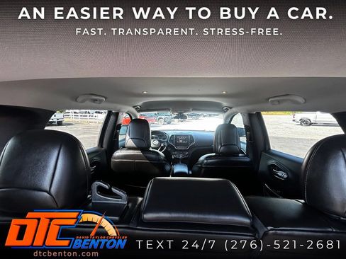 Used 2019 Jeep Cherokee Latitude Plus FWD image 26