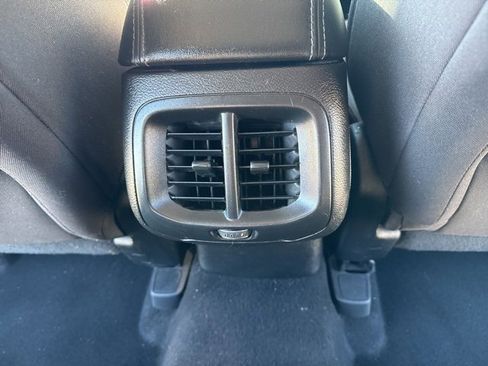 Used 2021 Jeep Cherokee Latitude image 11