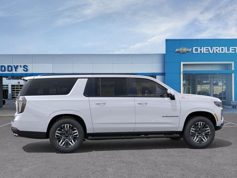 New 2026 Chevrolet Suburban Z71 w/ Z71 Off-Road Package AWD/4WD image 6