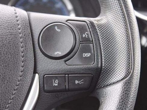 Used 2017 Toyota Corolla LE image 28