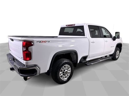 Used 2025 Chevrolet Silverado 2500 LT w/ Convenience Package image 8