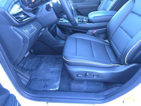 Certified 2025 Buick Enclave Preferred image 10