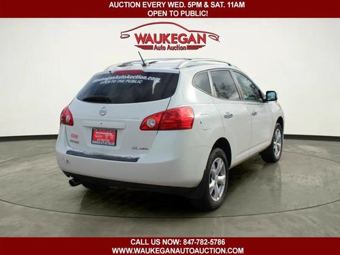 Used 2010 Nissan Rogue SL w/ Premium Pkg image 4