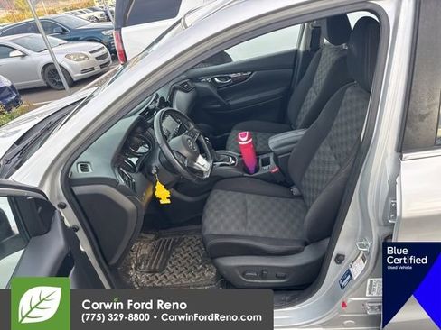 Used 2017 Nissan Rogue Sport SV w/ SV Premium Package image 10