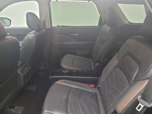 Used 2022 Nissan Pathfinder Platinum w/ Cargo Package AWD/4WD image 18