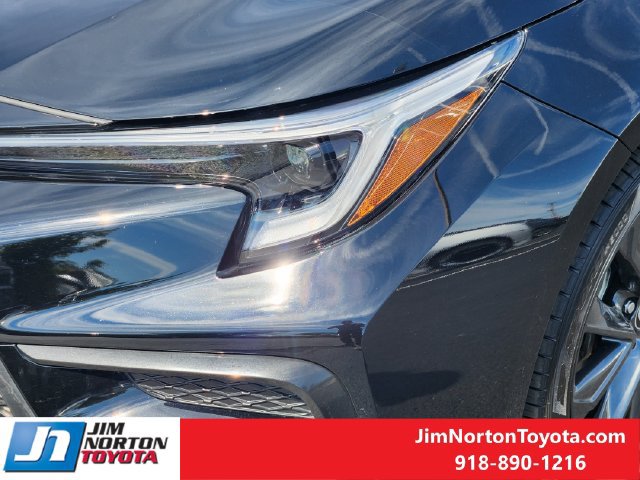 Used 2025 Toyota Corolla SE w/ SE Premium Package FWD image 11