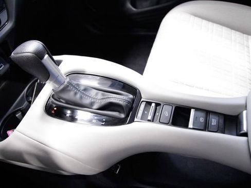 Certified 2023 Honda HR-V LX image 28