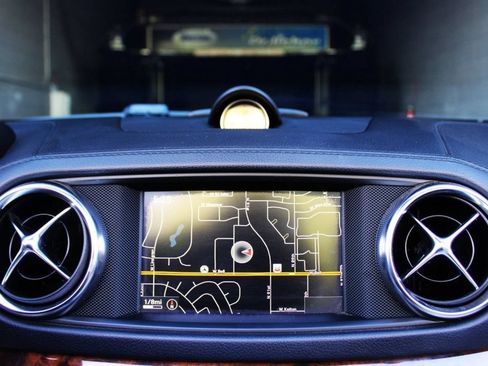 Used 2014 Mercedes-Benz SL 550 w/ Driver Assistance Package image 28