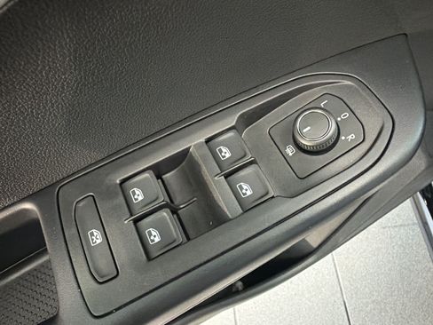 New 2026 Volkswagen Taos SE FWD image 14