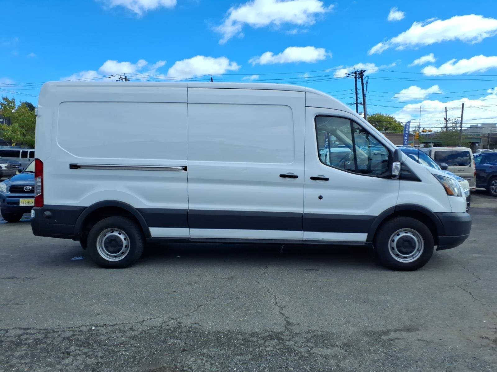 Used 2015 Ford Transit 250 148 Medium Roof RWD image 7