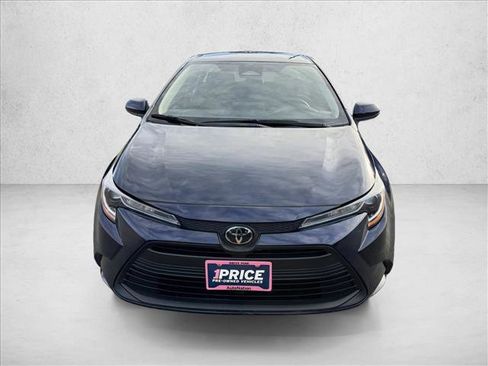 Used 2023 Toyota Corolla LE FWD image 2