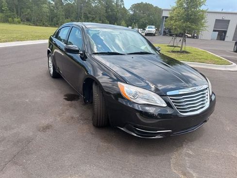 Used 2011 Chrysler 200 LX FWD image 11
