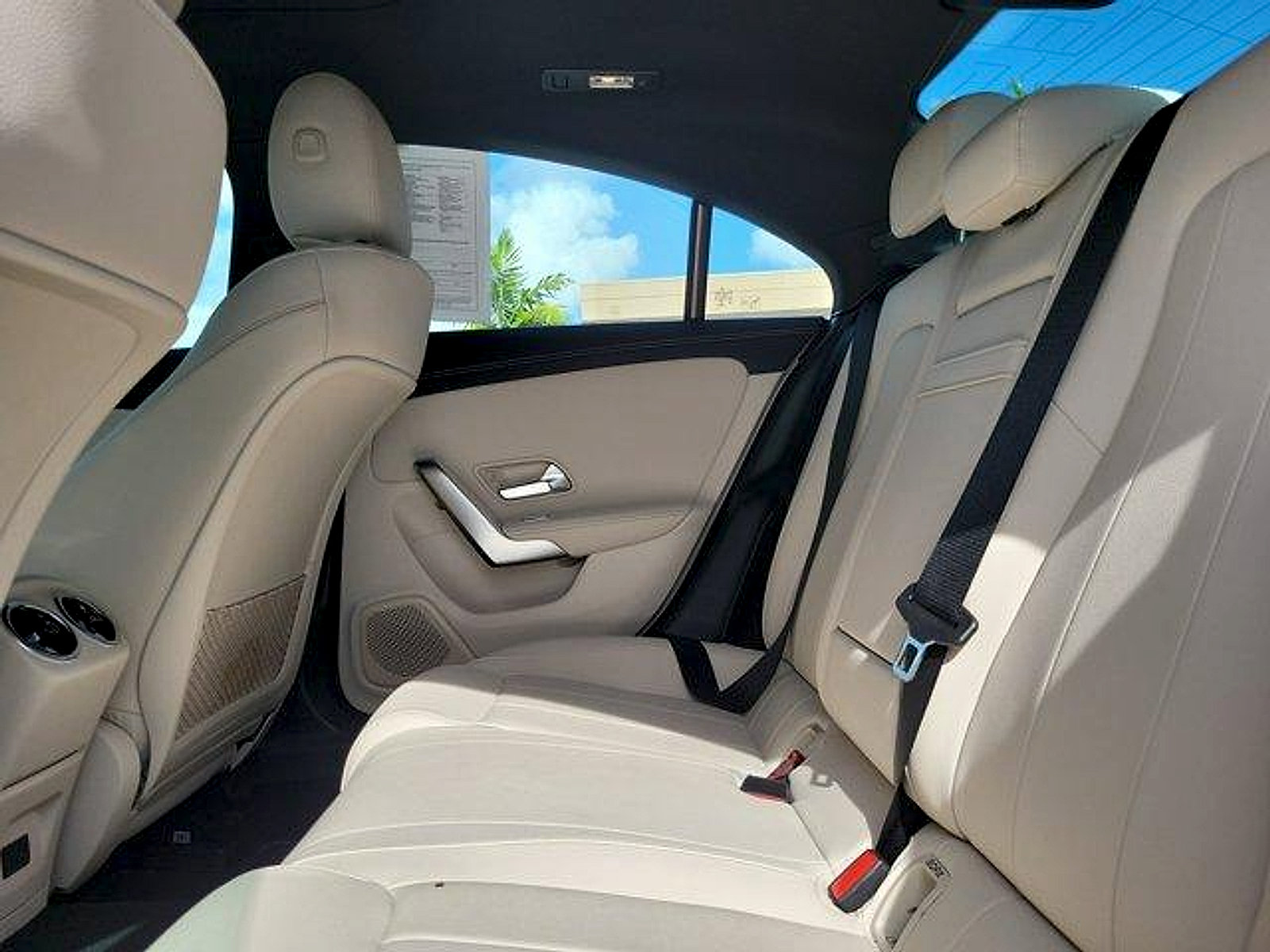 Used 2022 Mercedes-Benz CLA 250 image 13