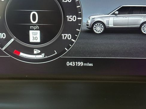 Used 2020 Land Rover Range Rover HSE image 35