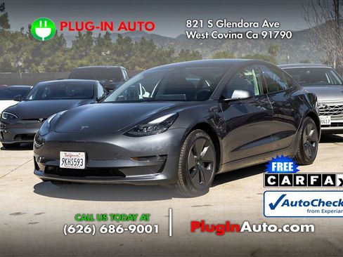 Used 2023 Tesla Model 3 Standard Range image 1
