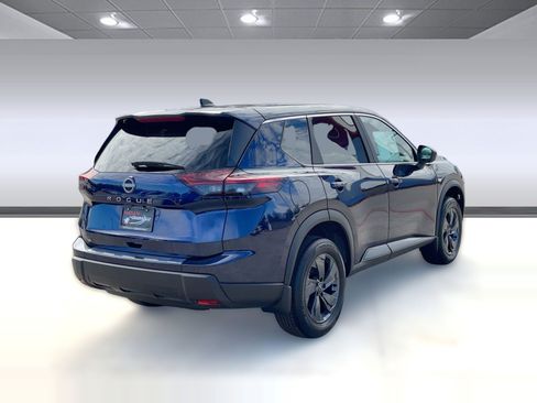New 2026 Nissan Rogue SV FWD image 8