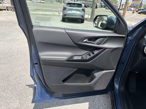 Used 2025 Chevrolet Equinox LT FWD image 19