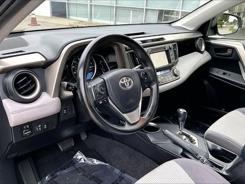 Used 2013 Toyota RAV4 XLE AWD/4WD image 17