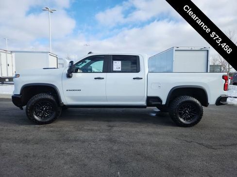 Used 2025 Chevrolet Silverado 2500 ZR2 w/ Technology Package image 5