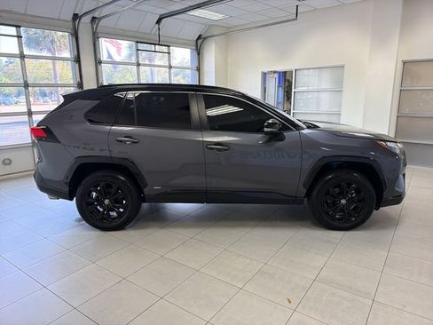Used 2022 Toyota RAV4 XSE AWD/4WD image 8