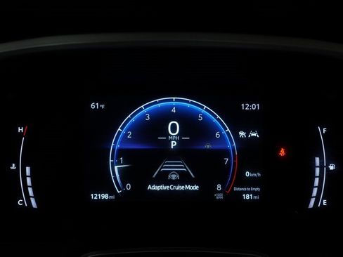 Certified 2023 Toyota Corolla Cross XLE image 25