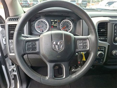 Used 2019 RAM 1500 Classic SLT image 13