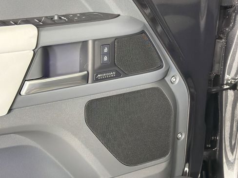 New 2025 Land Rover Defender 130 X-Dynamic SE image 22