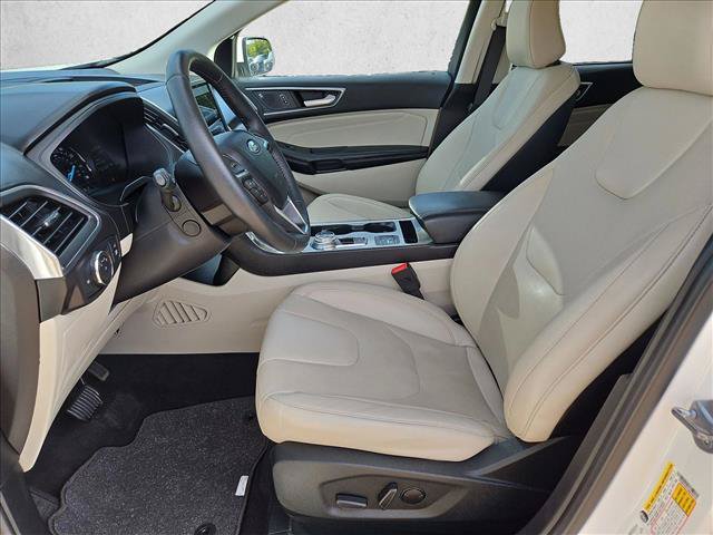 Used 2022 Ford Edge Titanium w/ Equipment Group 301A AWD/4WD image 17
