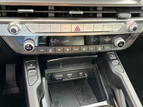 Used 2025 Kia Telluride S image 23