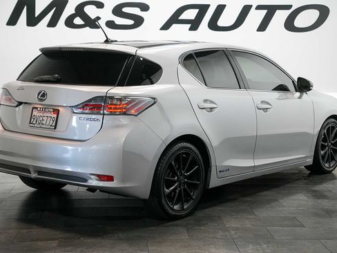 Used 2011 Lexus CT 200h Premium w/ Leather Pkg FWD image 5