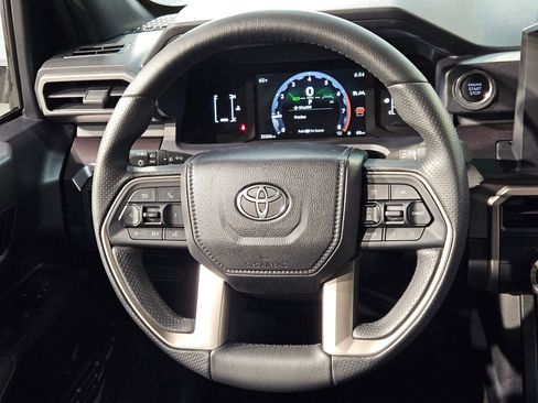 Certified 2025 Toyota 4Runner SR5 AWD/4WD image 26
