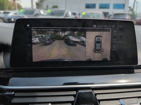 Used 2020 BMW M550i xDrive M550i xDrive w/ Dynamic Handling Package image 17