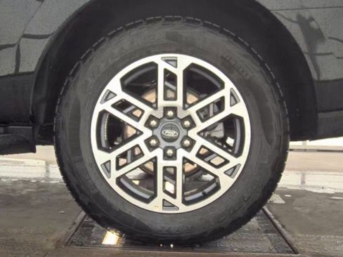 Used 2025 Ford Expedition Active image 21