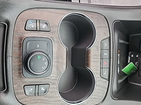 Certified 2023 GMC Acadia Denali w/ Black Diamond Edition image 35