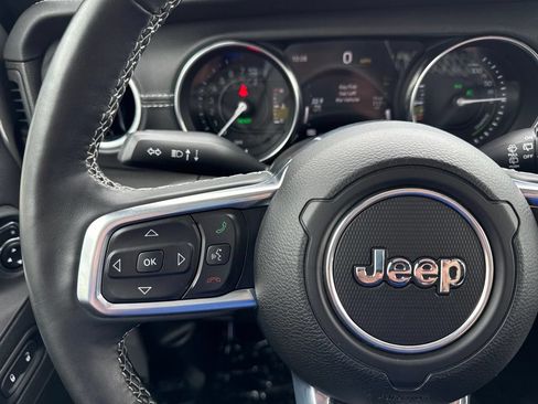 Used 2021 Jeep Wrangler Unlimited Sahara w/ Cold Weather Group AWD/4WD image 27