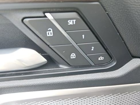 Used 2025 GMC Acadia Denali w/ Super Cruise Package FWD image 24