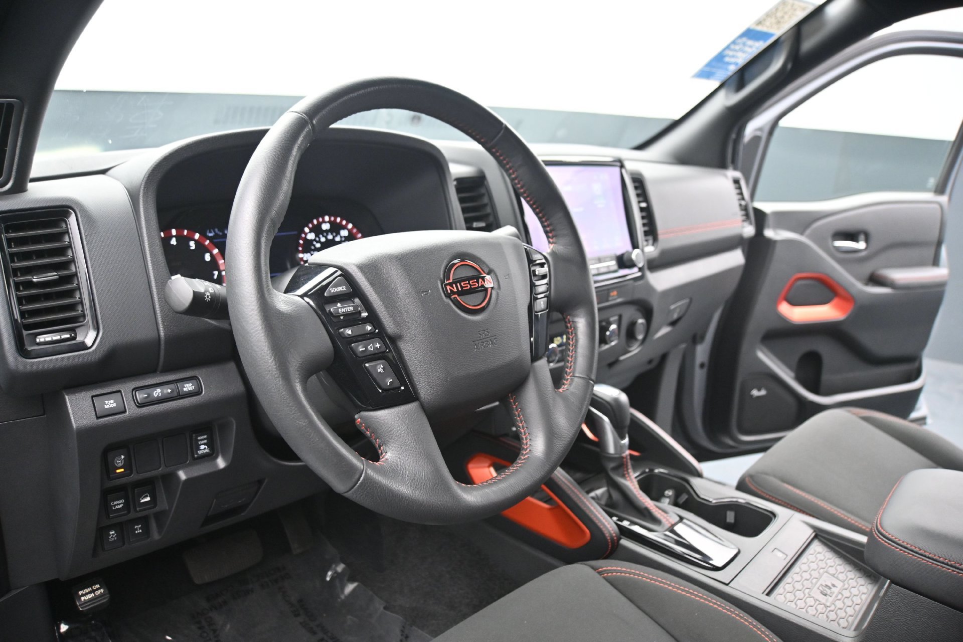 Used 2023 Nissan Frontier PRO-4X w/ Pro Convenience Package AWD/4WD image 26
