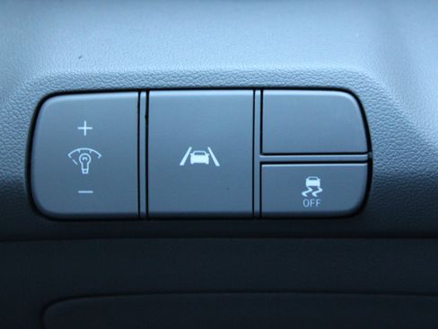 Used 2021 Hyundai Elantra SEL w/ Convenience + Premium Package image 22